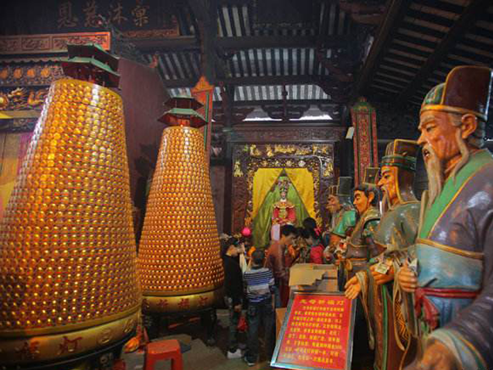  p>龙母祖庙,始建于 a target="_blank" href="/item/秦汉/12702597"