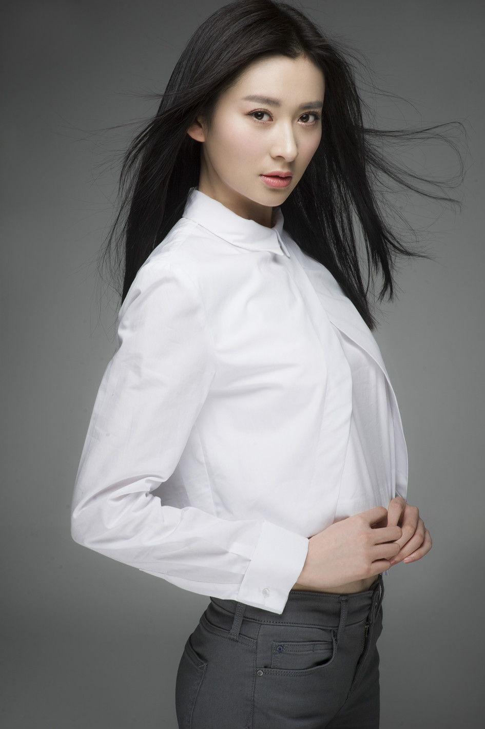 id="gnx8qs0nh8">杨亚,1987年7月17日出生于安徽省,中国内地女演员