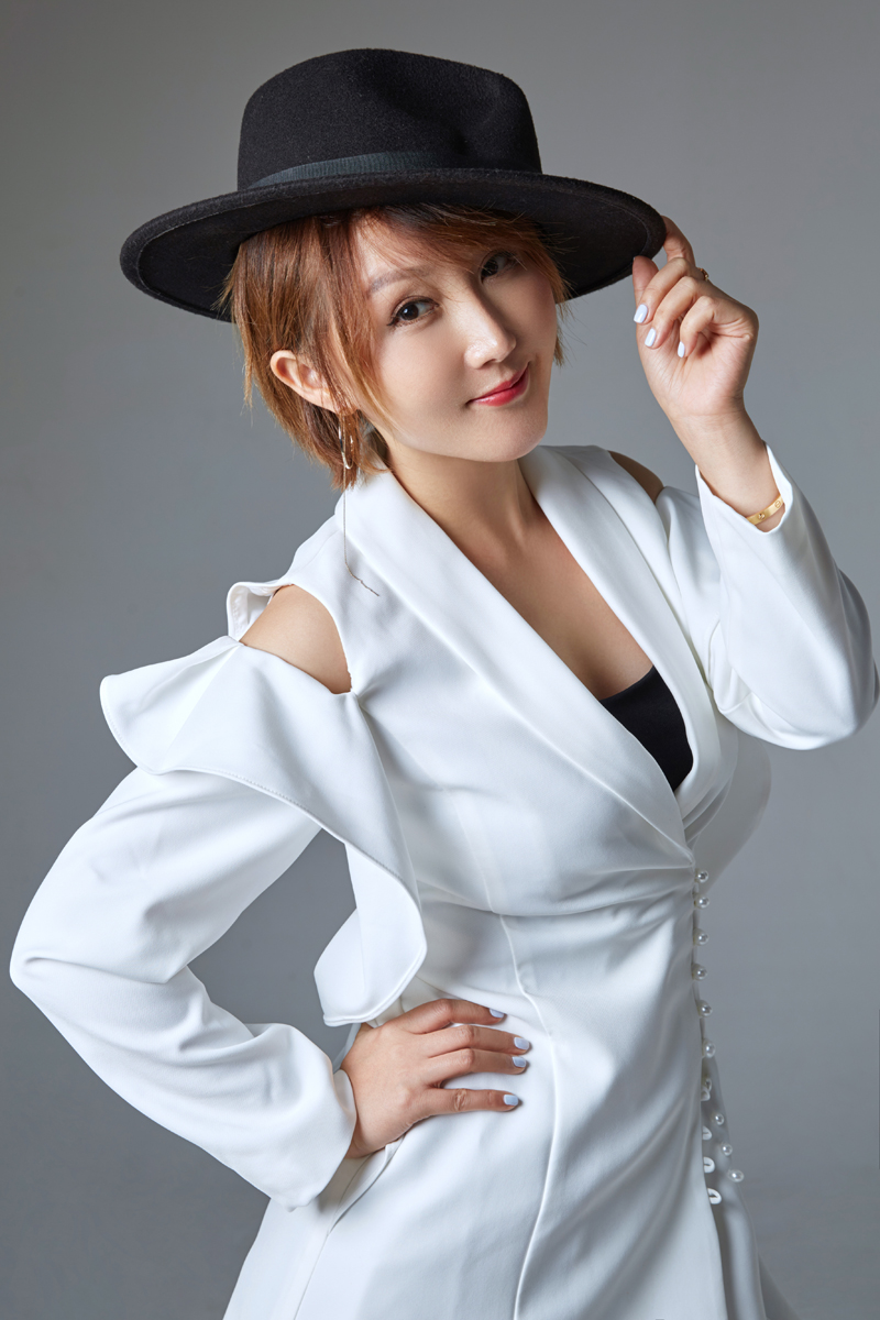  p>蒋雪儿(snow),1987年2月25日出生于中国四川,中国内地流行乐女歌手