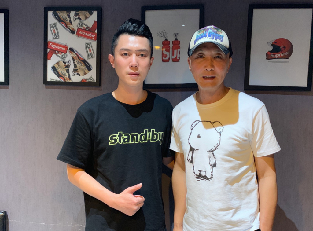 1989年8月6日出生于四川成都,2006年参加空军部队,2008年曾经参加过