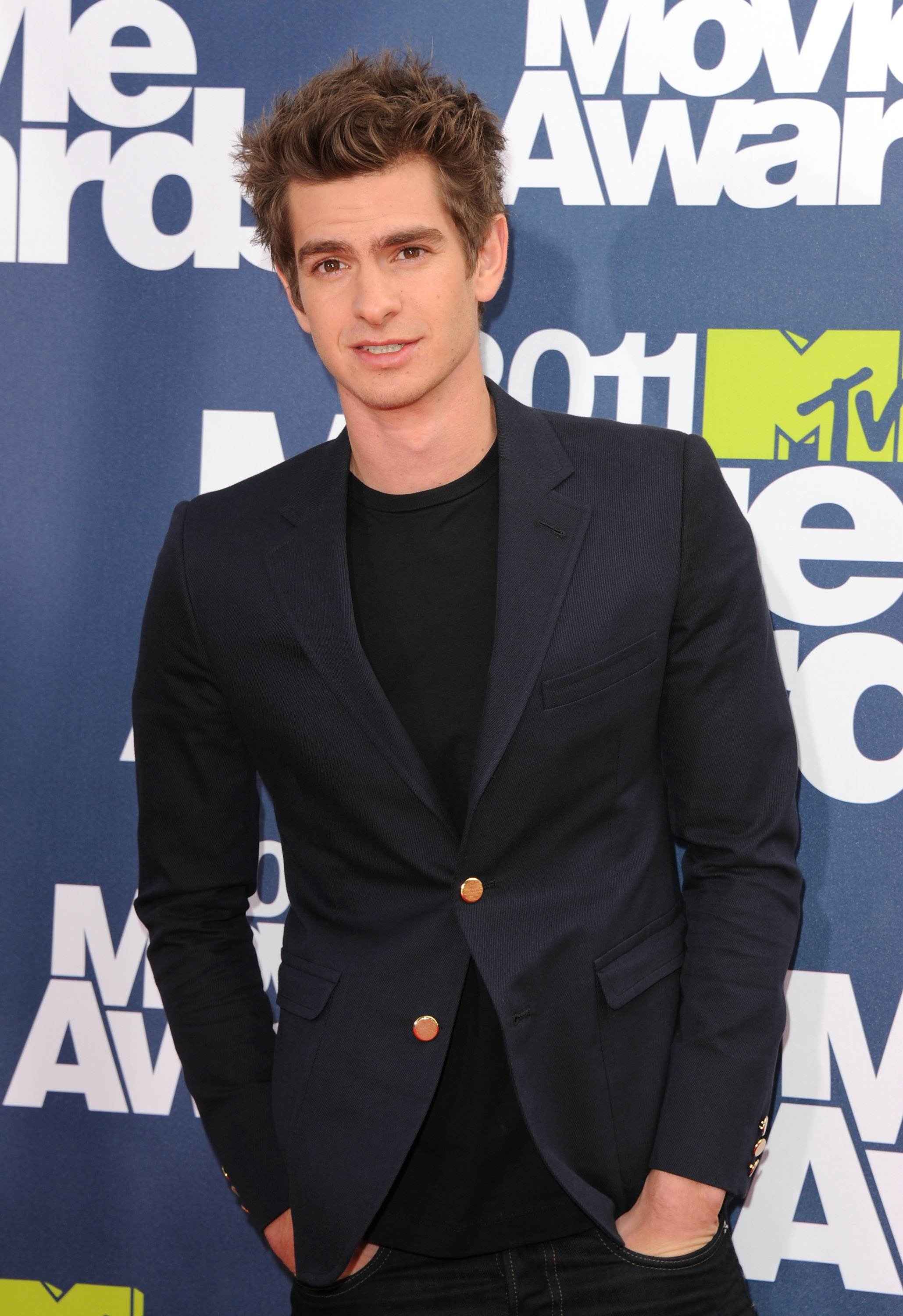  p>安德鲁·加菲尔德(andrew garfield),1983年8月20日出生于美国