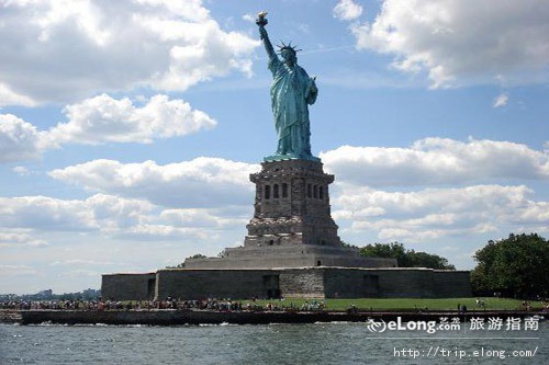  p> b>自由女神像 /b>(法语 i>statue de la liberté,英语statue of
