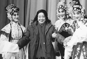  p data-id="gnvg1a8wow">吴素秋,女,1922年出生,京剧旦角演员.