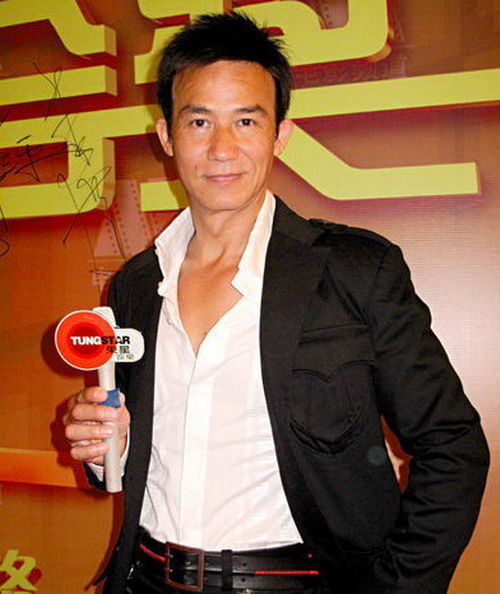 李子雄,1959年12月19日生于中国 a target="_blank" href="/item/香港