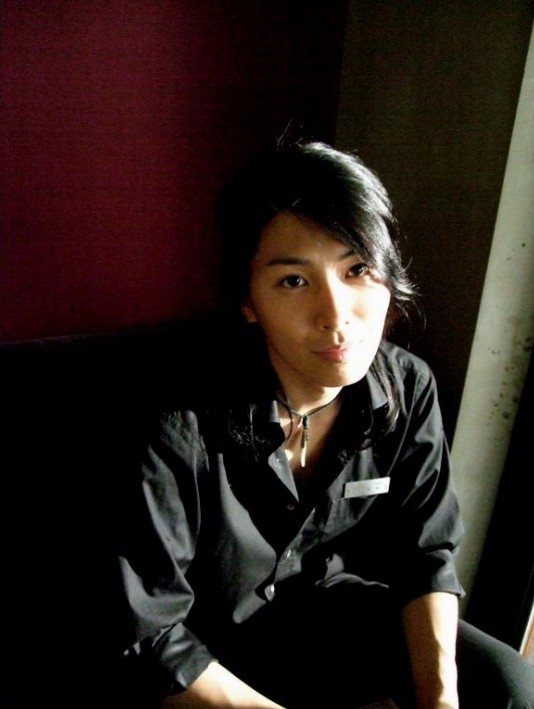 ="_blank" href="/item/台湾">台湾 /a>译名《抒情酒吧》由主李己雨