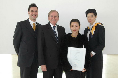 是北京紫云轩餐厅green tea house的老板,她凭着新创意做出的新派创意