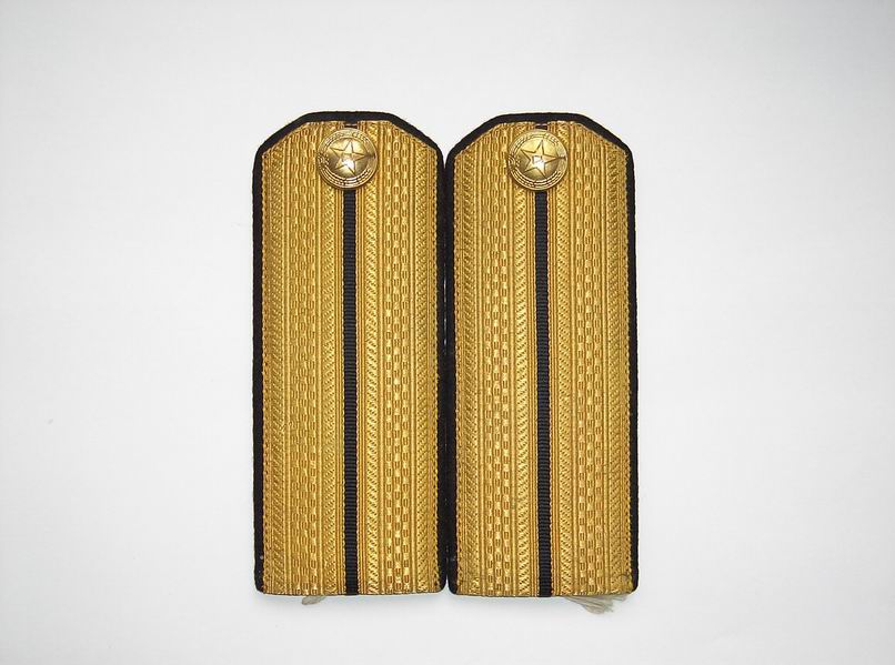 ="gnwwmu5tse">尉官,是 a target="_blank" href="/item/军衔/331784"