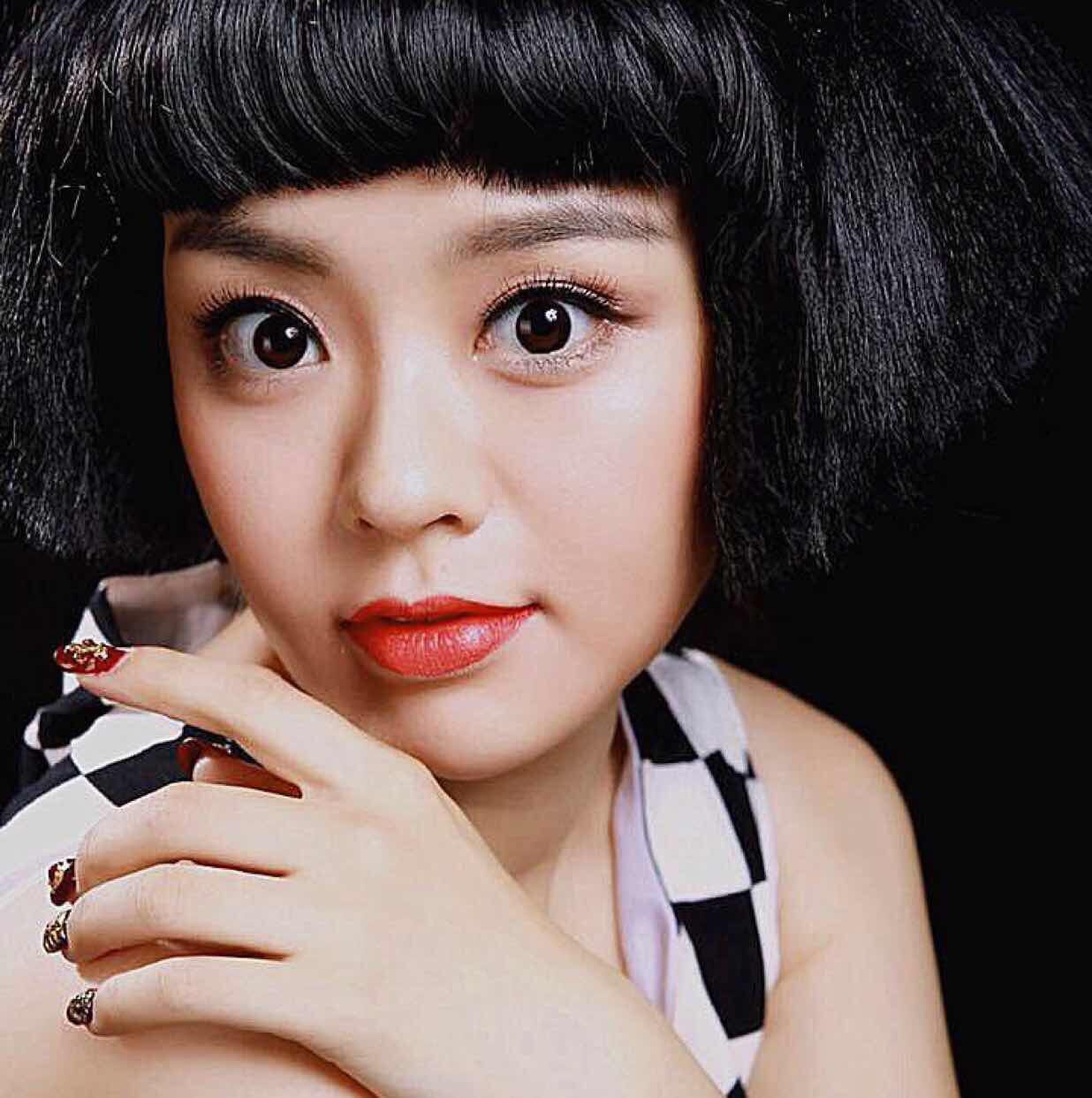  p data-id="gnyuxvzugi">王艺霖,1991年4月13日出生,中国内地女歌手