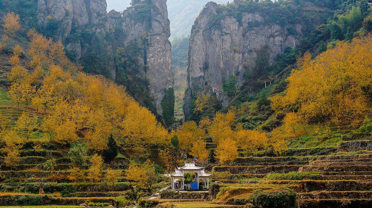  p data-id="gnwjuetkem">十门峡景区位于浙皖交界处, a target="