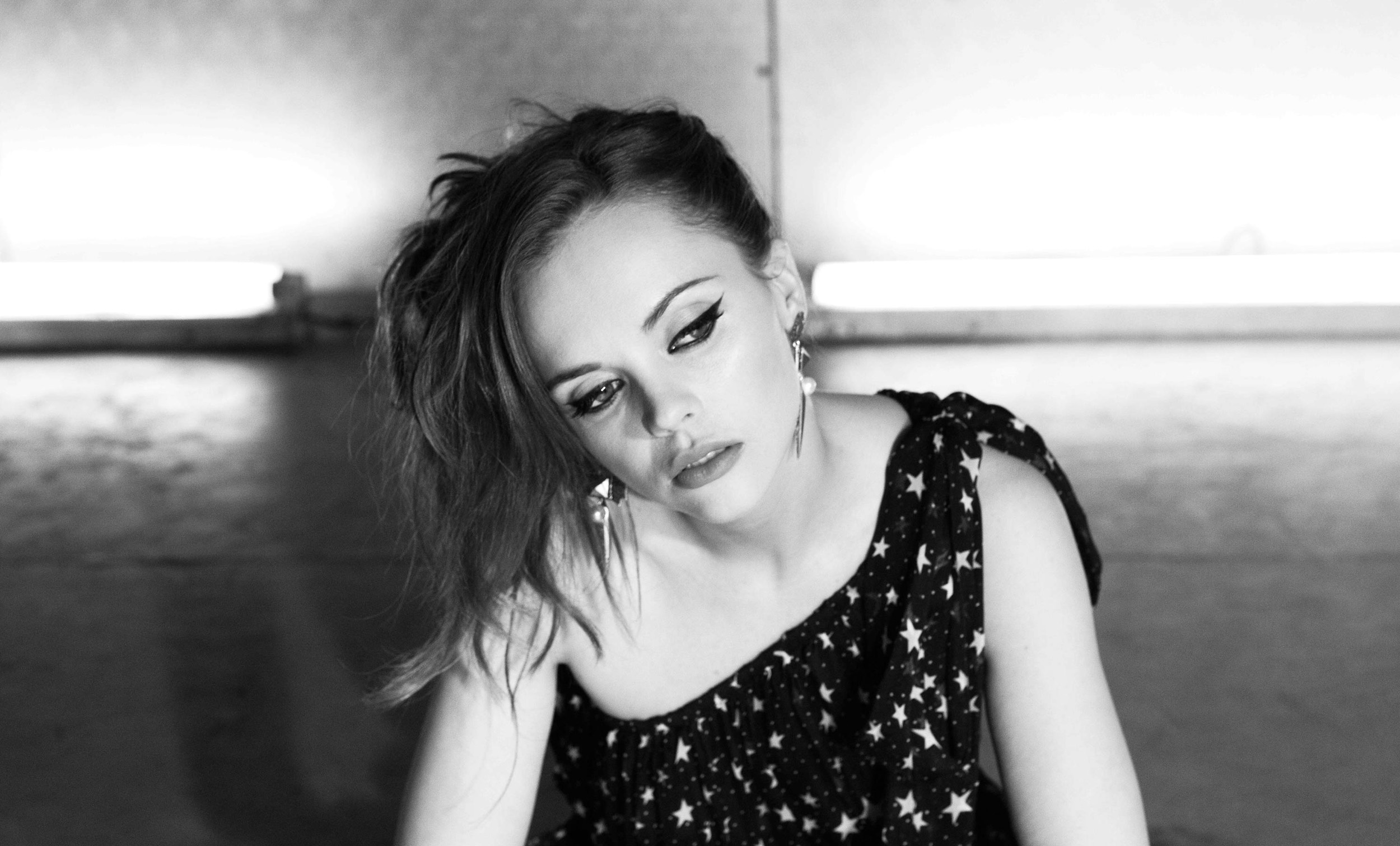  p>克里斯蒂娜·里奇 i>(christina ricci) /i>,1980年2月12日出生于