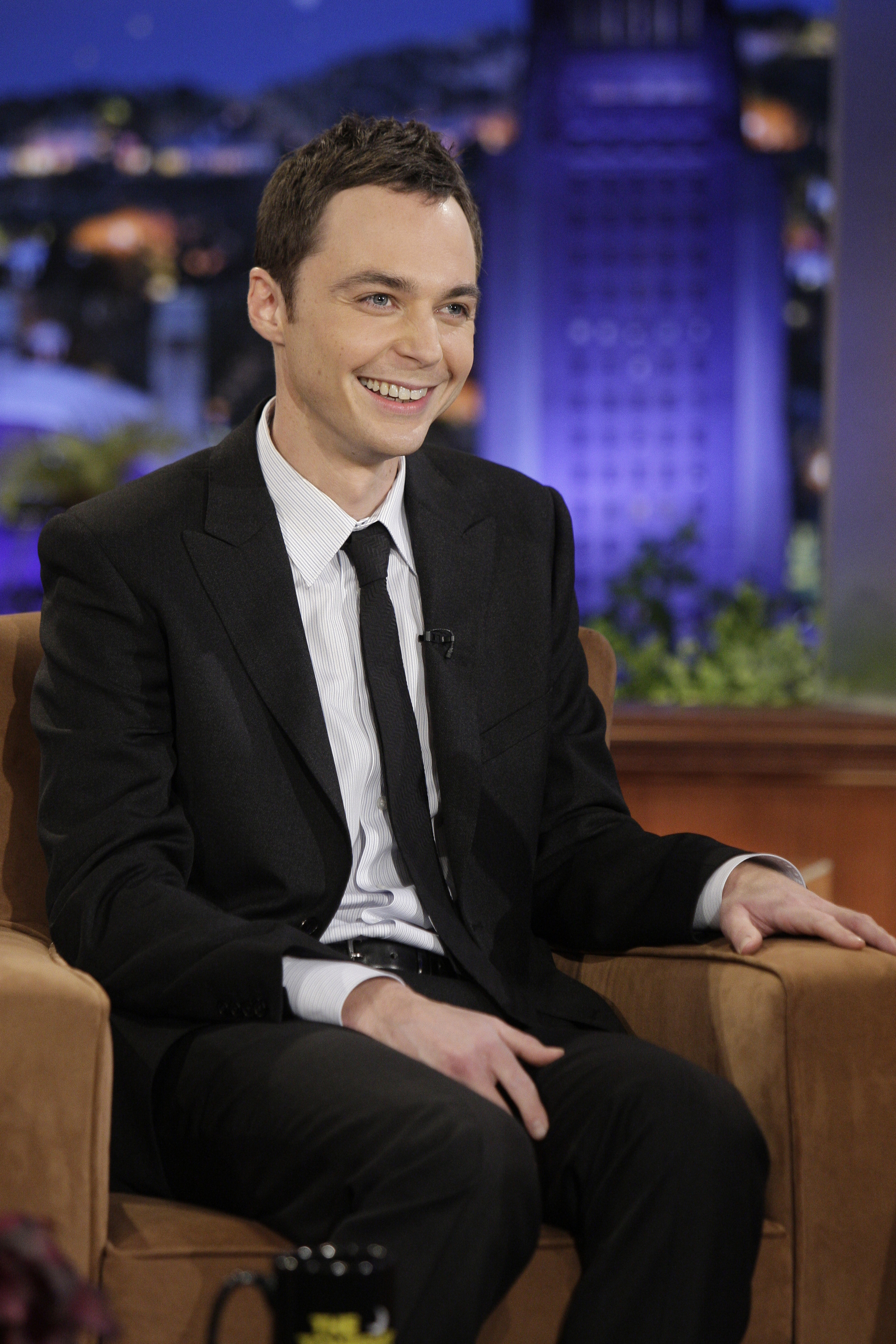  p>吉姆·帕森斯(jim parsons),1973年3月24日出生于美国得克萨斯州