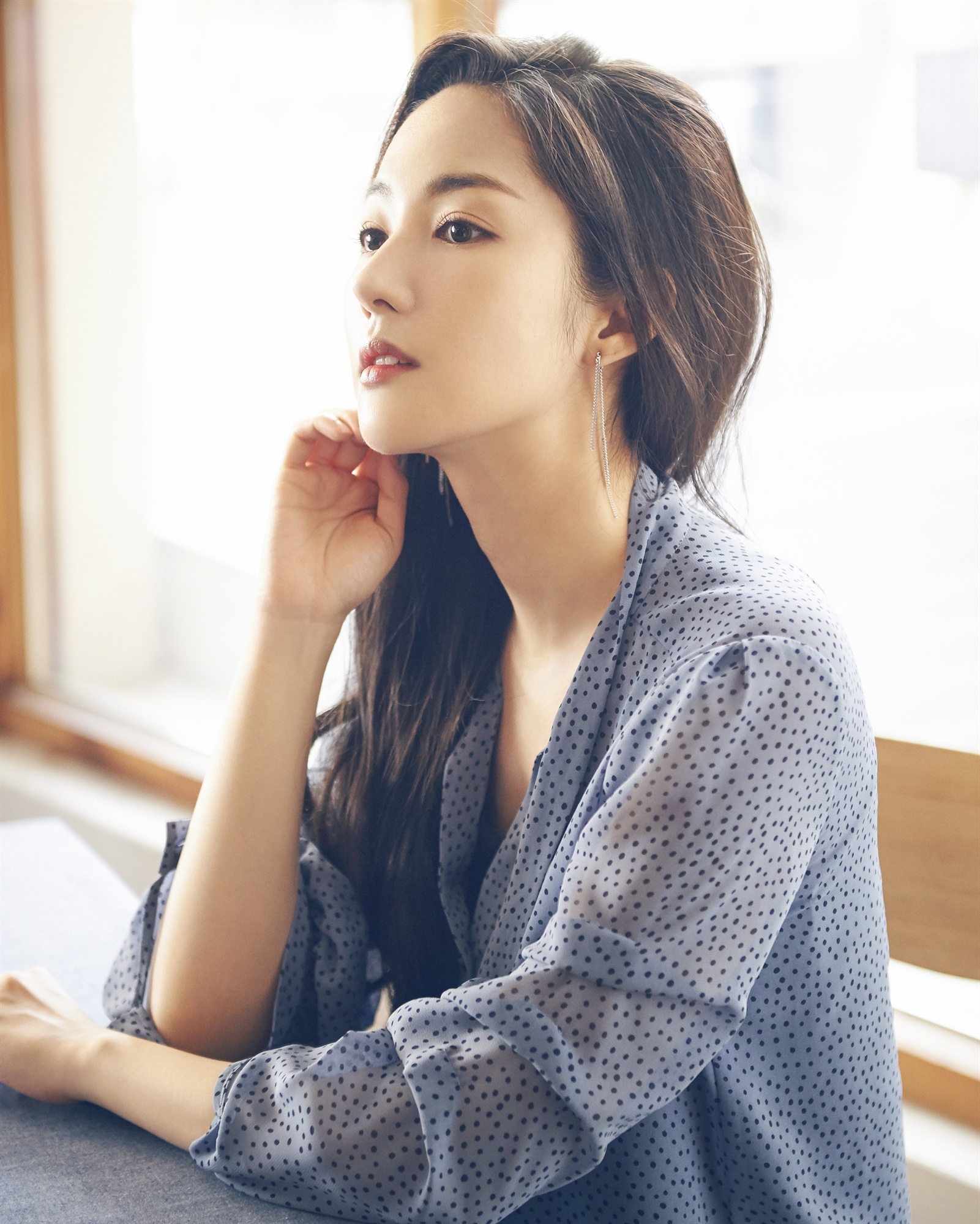 park min young) /i>,1986年3月4日出生于首尔特别市,韩国女演员