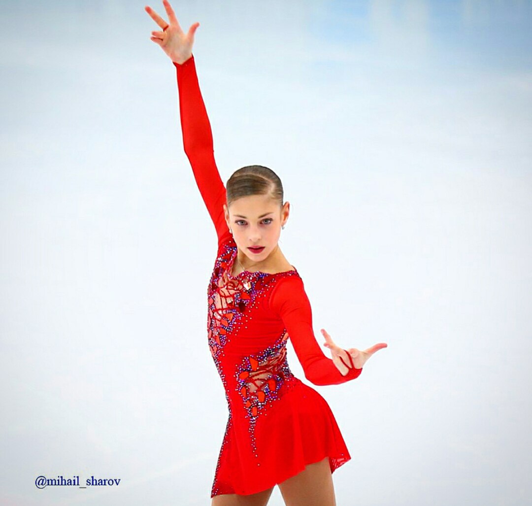  p>阿廖娜·谢尔盖耶夫娜·科斯托娜娅(alena sergeyevna kostornaia)