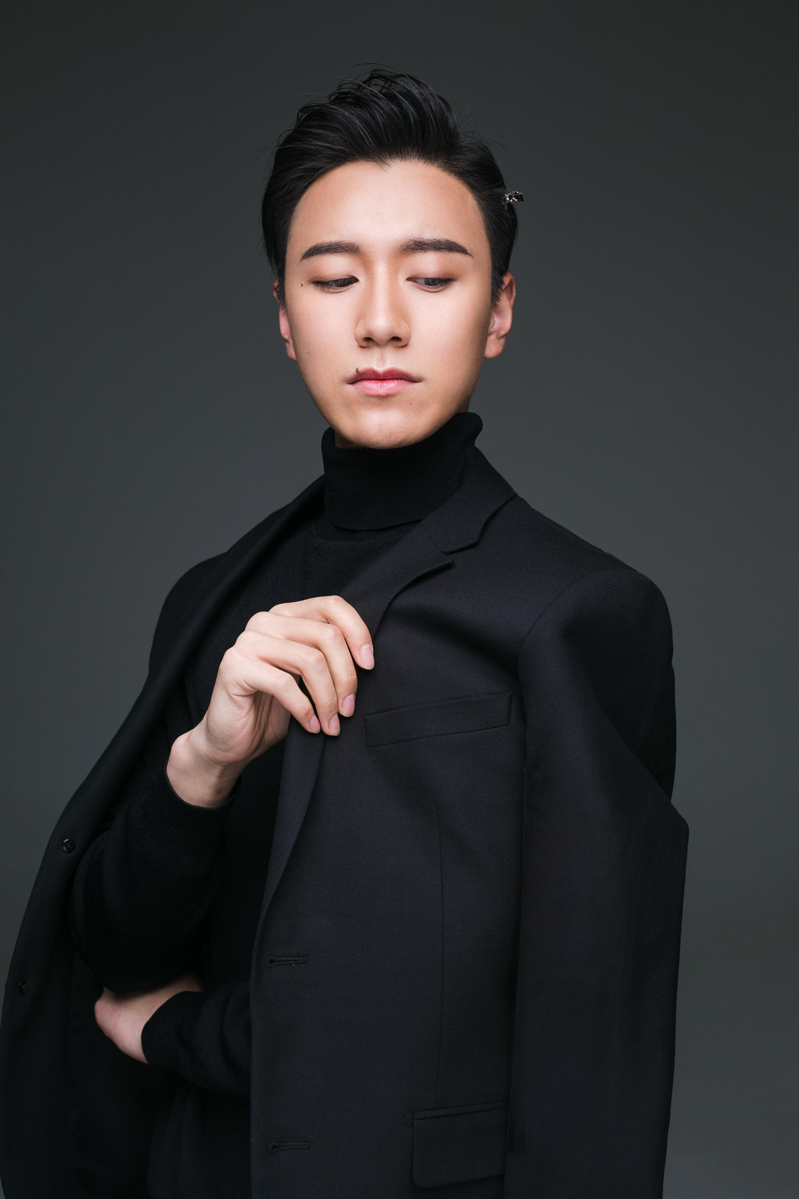 rvx4hp">张泽,1994年5月30日出生于河南省郑州市,中国内地音乐剧演员