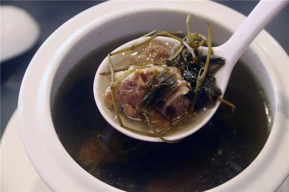 五叶神炖猪瘦肉