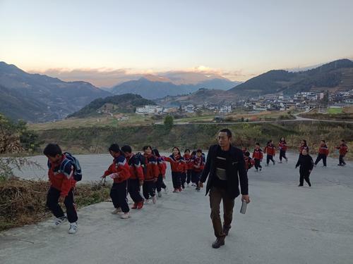  p data-id="gnzp2l5dwn">老窝镇,云南省怒江傈僳族自治州泸水市下辖