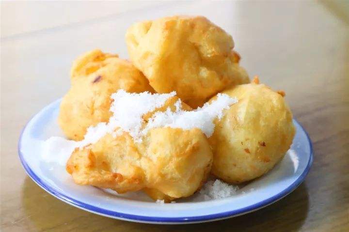  p>奶油炸糕是一道北京小吃中富有营养的小吃品种.