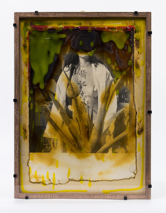  p>《鵟》系列是艺术家鸟头于2018-2019年创作的综合材料艺术作品.