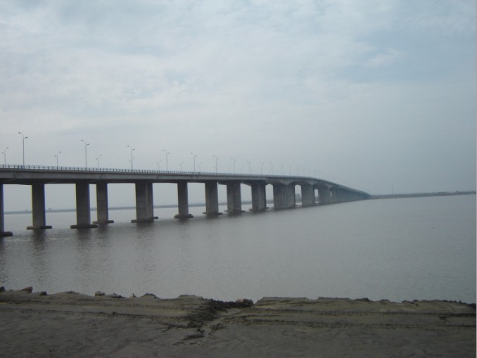  p>闸前大桥,位于曹娥江河口 a target="_blank" href="/item/曹娥江