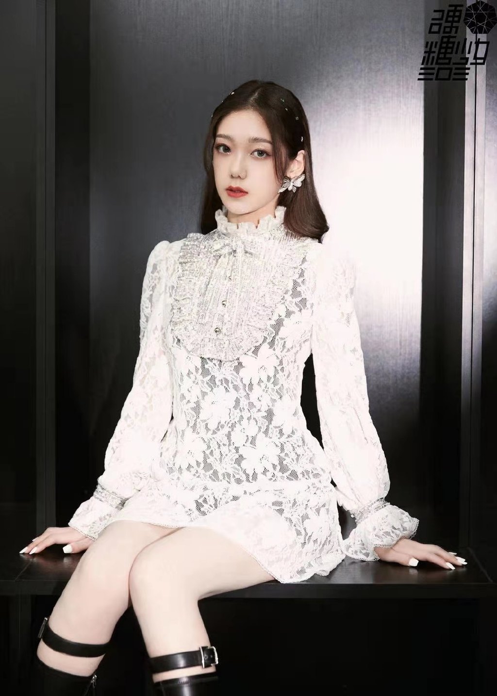 g),1998年7月31日出生于北京市,中国内地流行乐女歌手,女子演唱组合 a