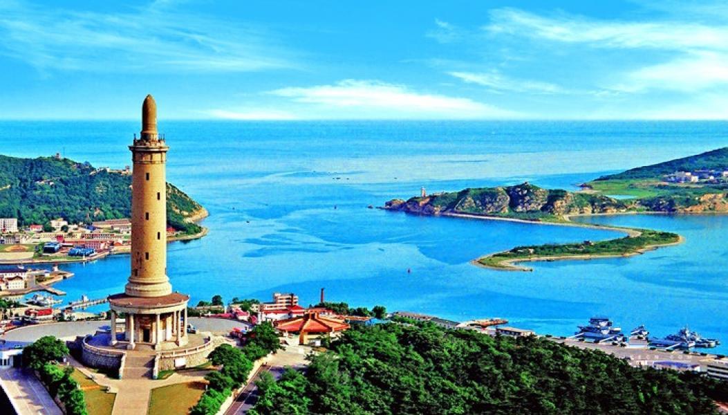  p>渤海海峡,位于中国辽宁省大连市南端的老铁山角,与山东省山东半岛