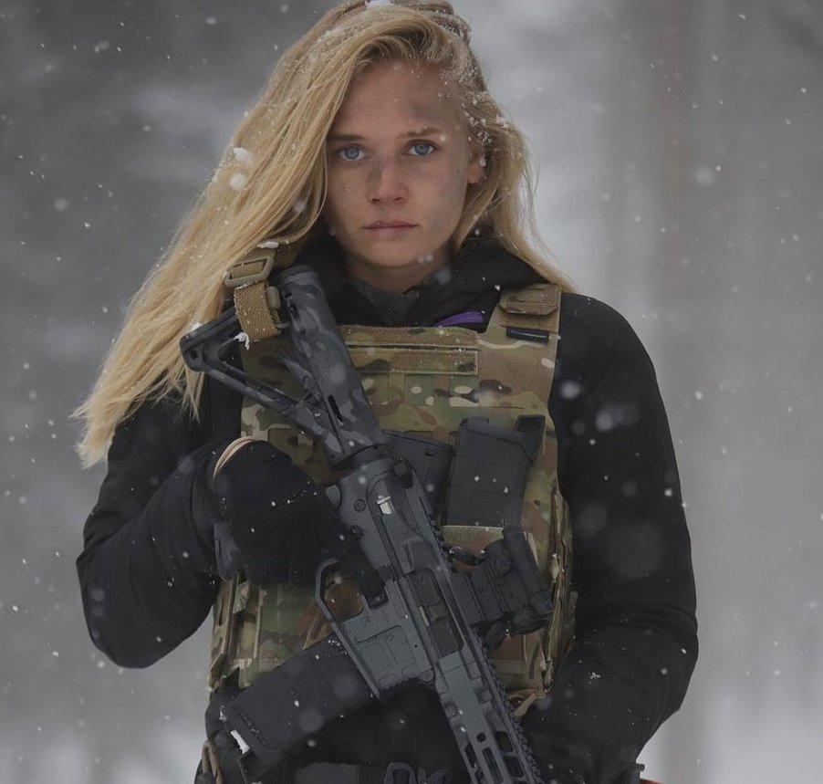  p>卡莉·许洛德(carly schroeder),1990年10月18日出生于美国印第安