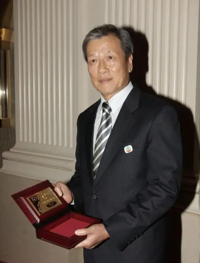 TVB再掀裁员风波，74岁老戏骨担心无戏可拍，无奈求助媒体_百科TA说