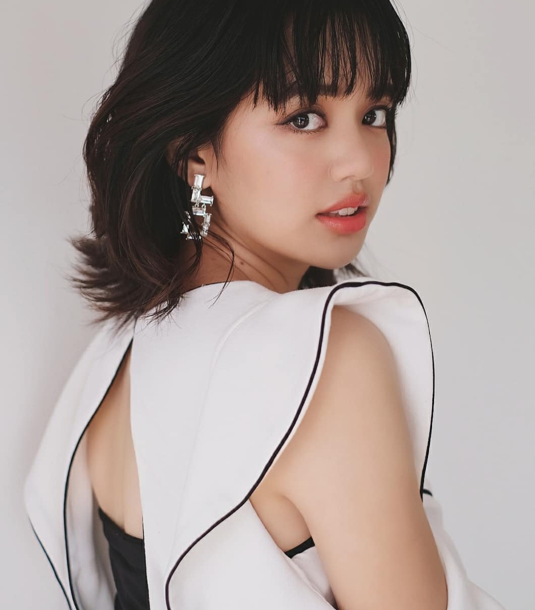  p>普洛派琳·唐普莱坡恩(ploy / pigkaploy),1998年3月4日出生于泰国