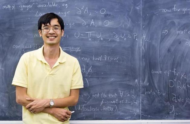 数学天才8岁高考取得760分，智商超过爱因斯坦，如今过得怎样？_百科TA说