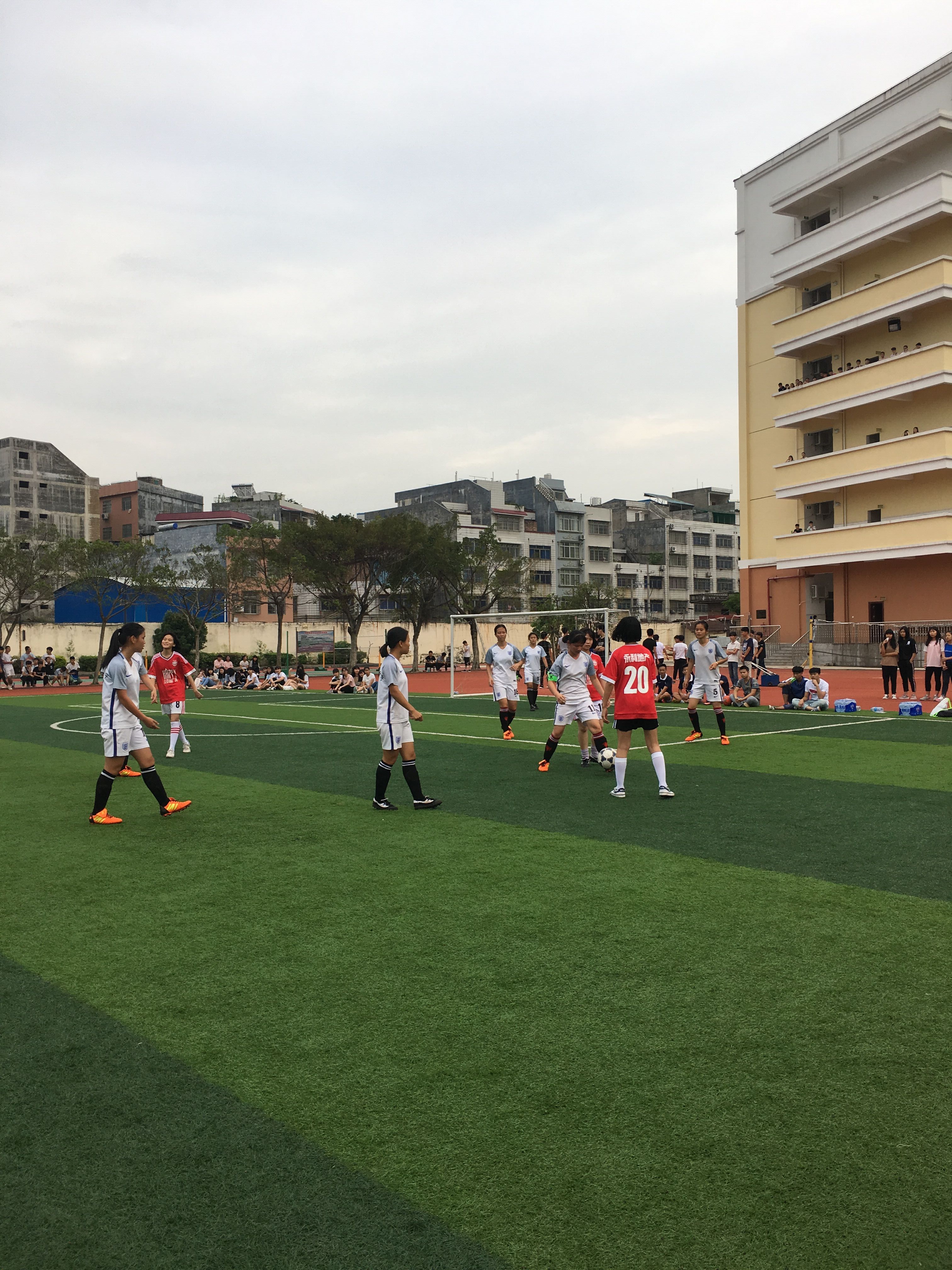  p data-id="gnbu7fvjht">玉林市第十一中学(原玉林市南江高中)是 a