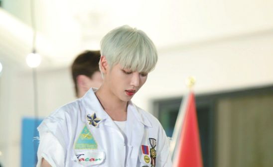 Eson（美韩双籍男歌手）_百度百科