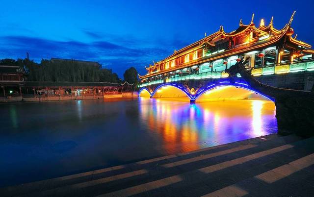  p>堰桥是国家级aaaa景区三道堰的景点,位于四川省成都市三道堰镇.