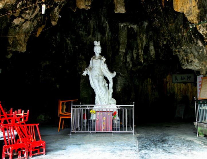 仙女洞位于达州通川区罗江镇,距达州市11