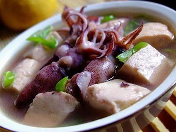 小墨鱼焖豆腐