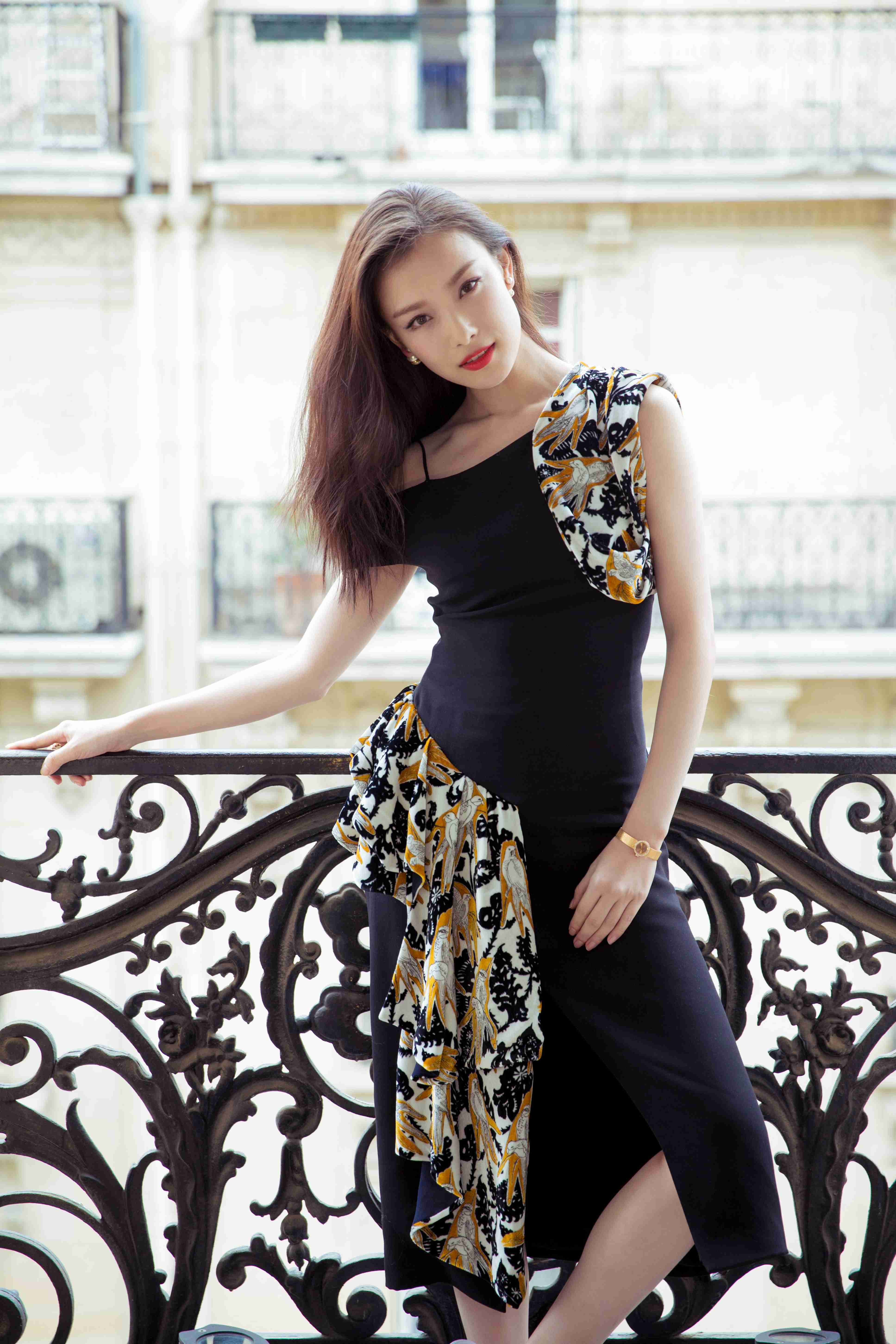  p>倪妮,1988年8月8日出生于江苏省南京市,中国内地女演员,毕业于 a