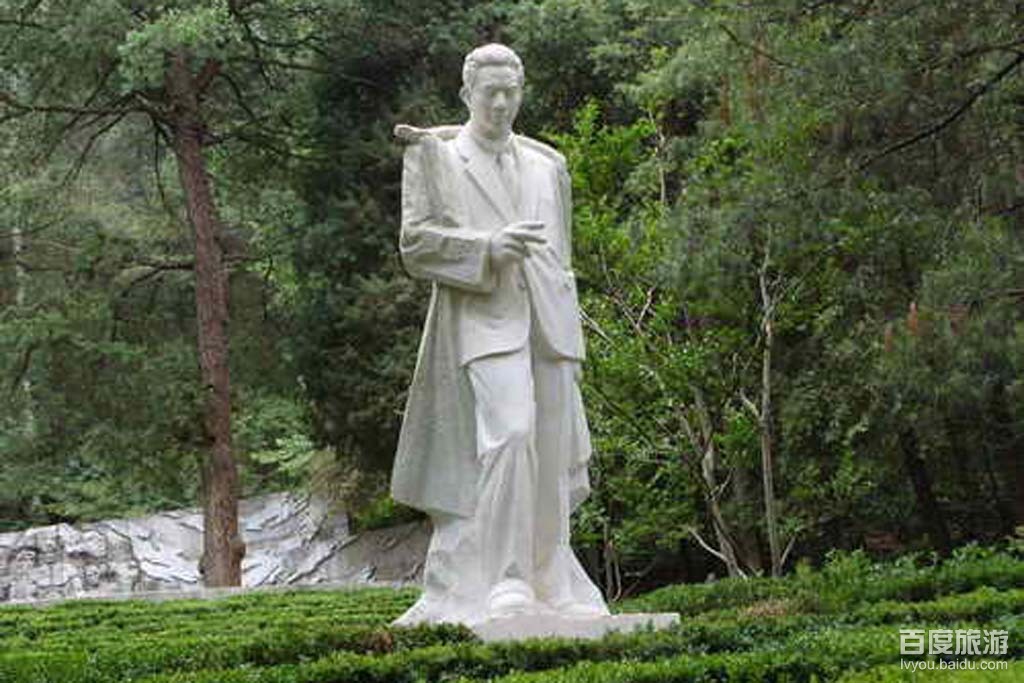 聂耳墓,位于云南省昆明市西山太华寺与龙门