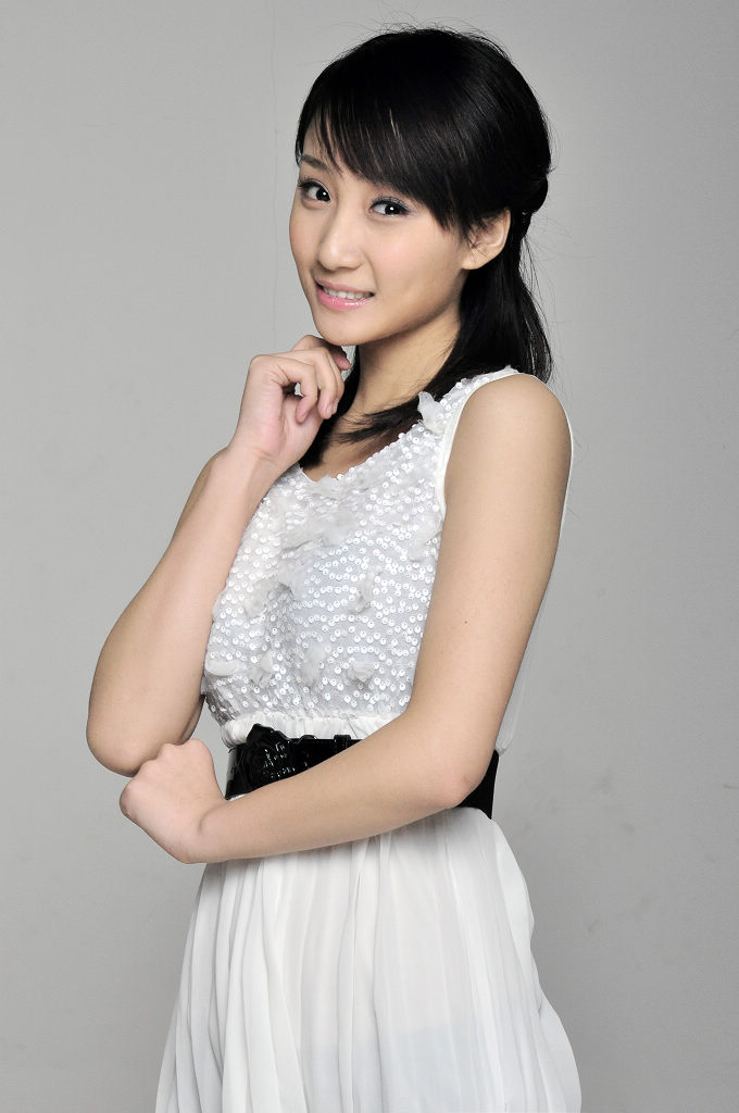  p data-id="gnwngkh4go">张杨,女,出生于安徽,毕业于 a target="