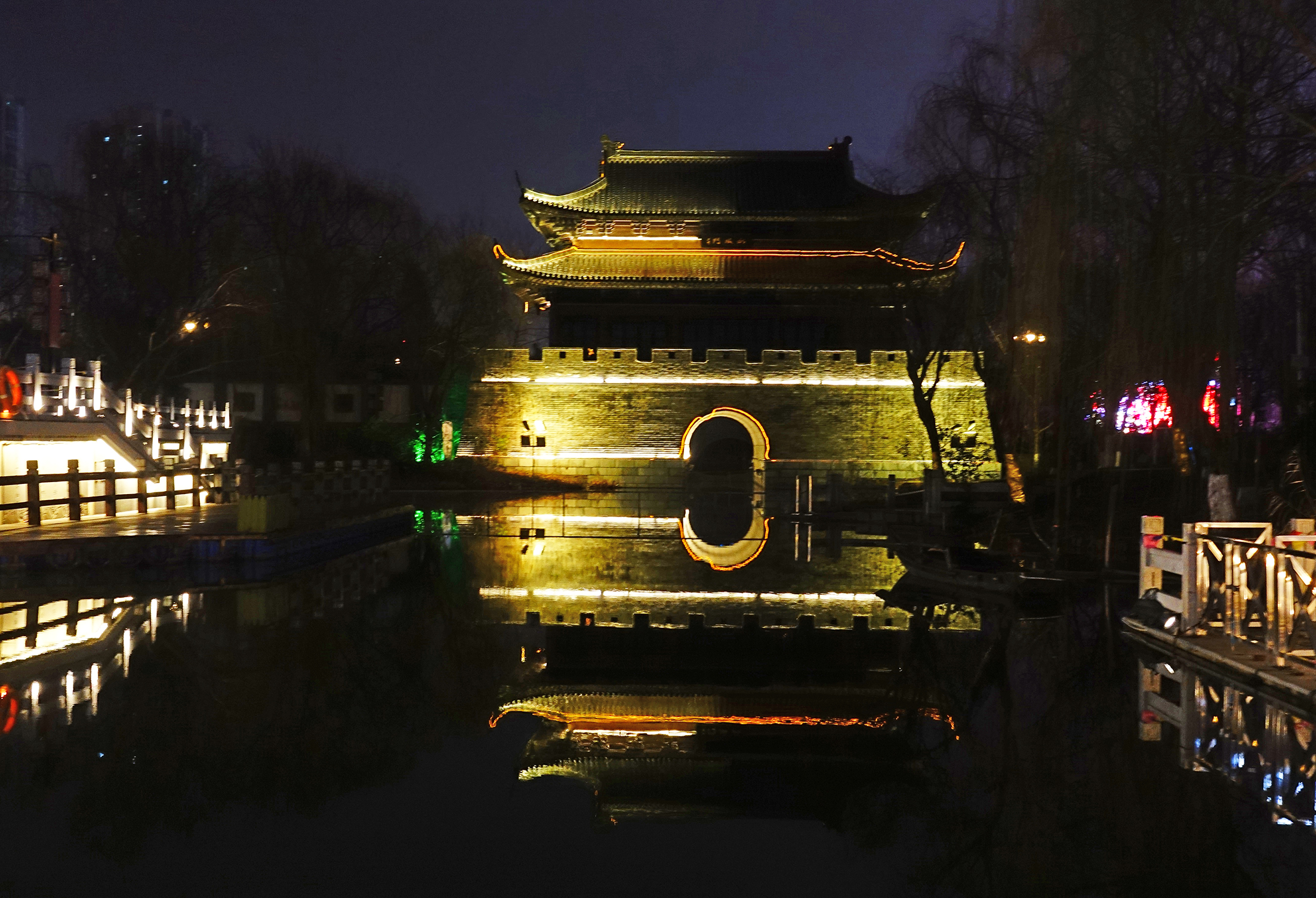  p>盐城海盐历史文化景区包括 a target="_blank" href="/item/中国