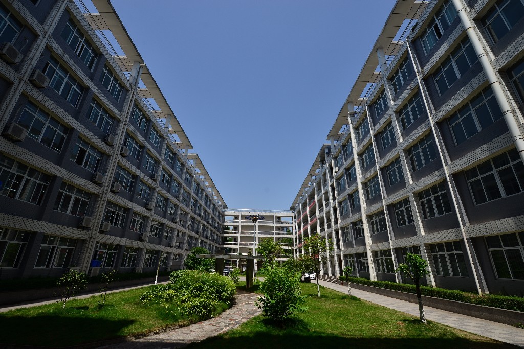 四川省营山中学校