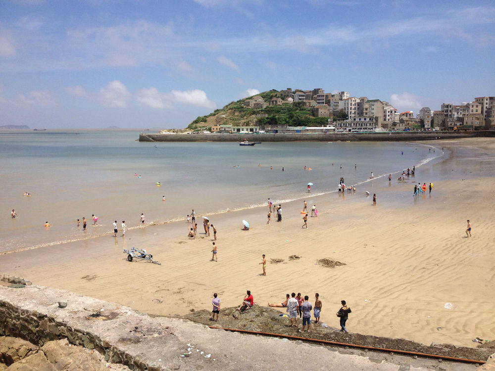  b>金沙滩  /b> 又名铜盆滩,落獭滩,青州滩,位于江西省赣县湖江乡境内