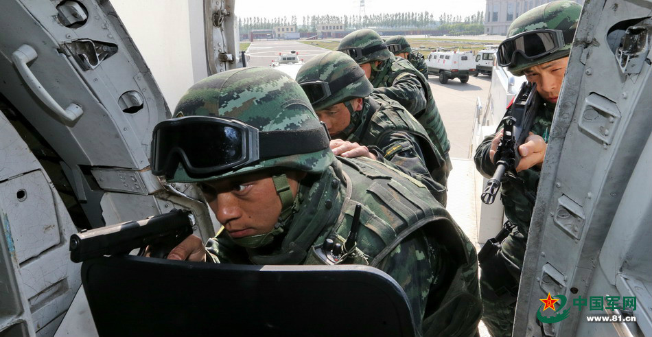 中国人民武装警察部队"猎鹰突击队"