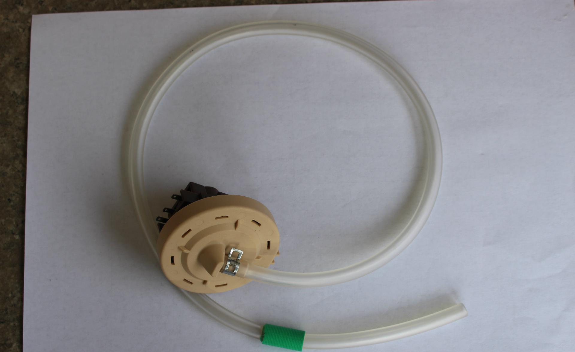  p>洗衣机水位传感器是 a href="#" data-lemmaid="26757">传感器 /a>