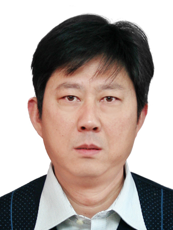  p>张文东,1964年12月出生广东.