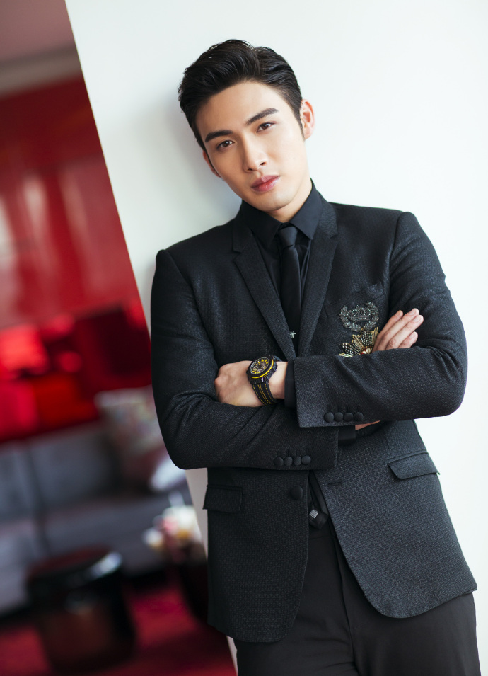  p>张彬彬,1993年1月19日出生于江苏省无锡市,中国内地影视男演员