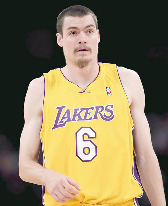  p>亚当·莫里森(adam morrison),1984年7月19日出生于美国 a href="
