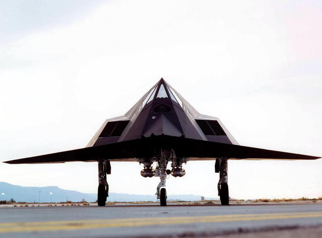 f117隐形战斗轰炸机