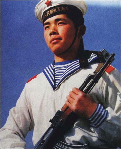  p data-id="gnwjtxaw53">水兵帽是指海军士兵戴的无檐帽.