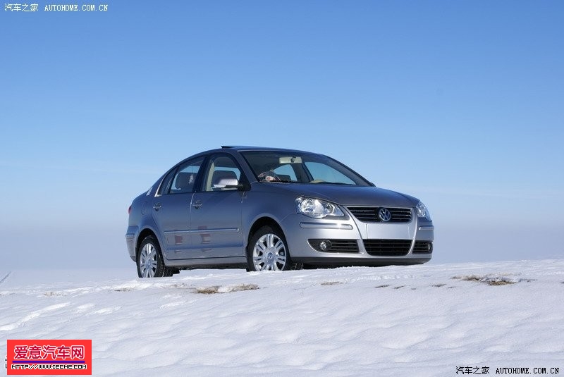  p>轿车(saloon car)是指用于载送人员及其随身物品,且座位布置在两轴