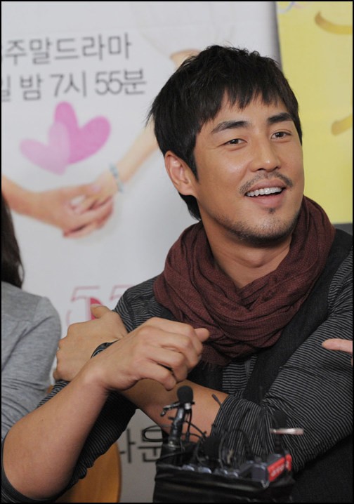  p>金圣洙( i>朝鲜语:          /i>),1973年5月23日出生,毕业于 a