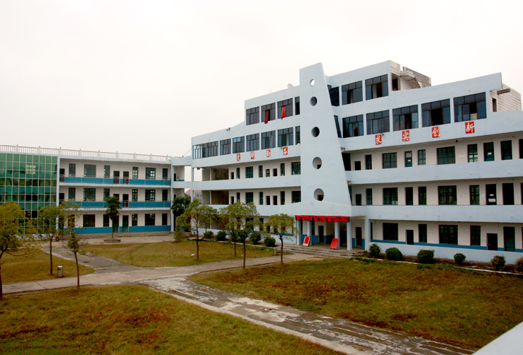 监利县尺八中学